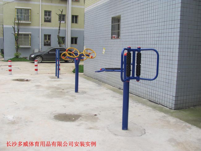 株洲县安置小区安装实例,湖南室外健身器材,湖南室外休闲椅,湖南儿童滑梯,湖南运动场地,长沙人造草皮,长沙室内外运动地板,长沙球场围栏,长沙室外健身器材,长沙室外休闲椅,长沙儿童滑梯,长沙运动场地,长沙多威体育用品有限公司